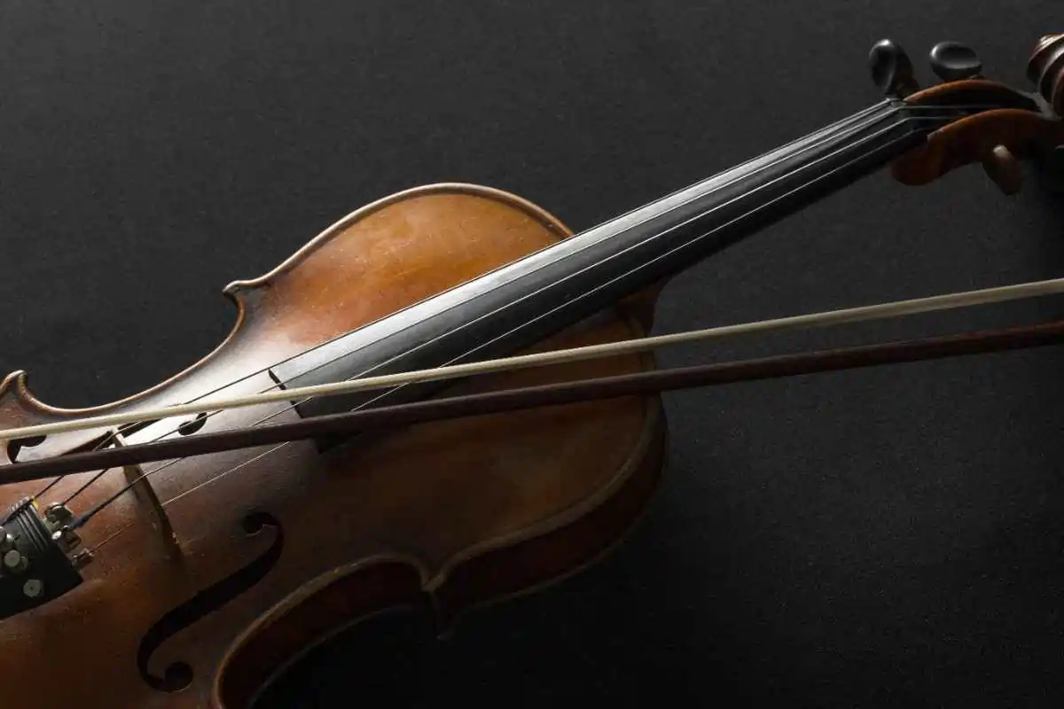 old-violin-black-background (1)